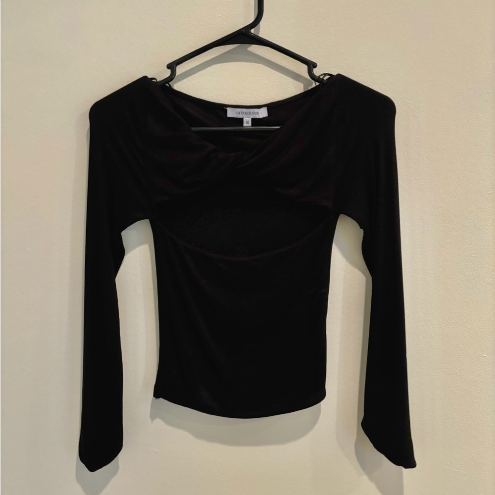 Twist detail black top
